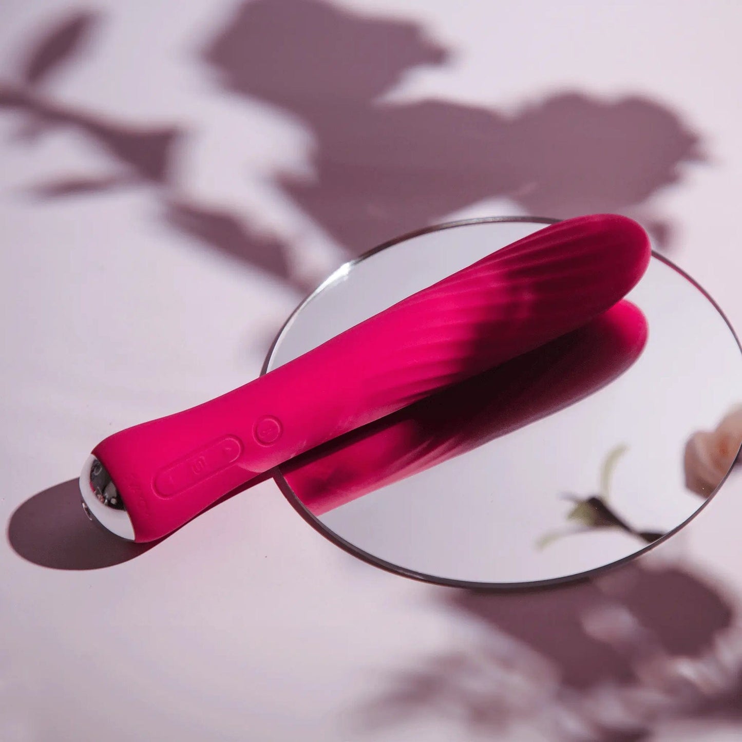 Svakom Anya Powerful Warming Vibrator Vibrator